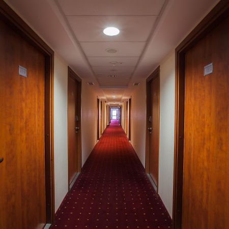 Qubus Hotel Legnica Luaran gambar