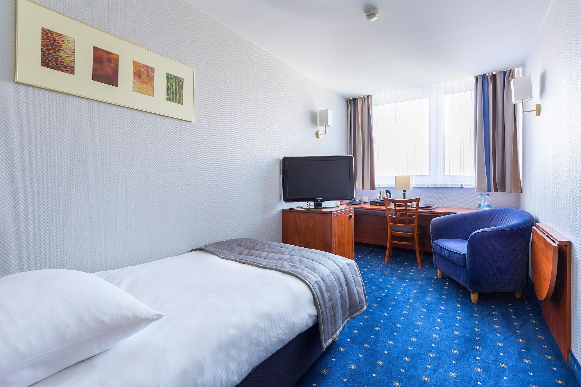 Qubus Hotel Legnica Luaran gambar