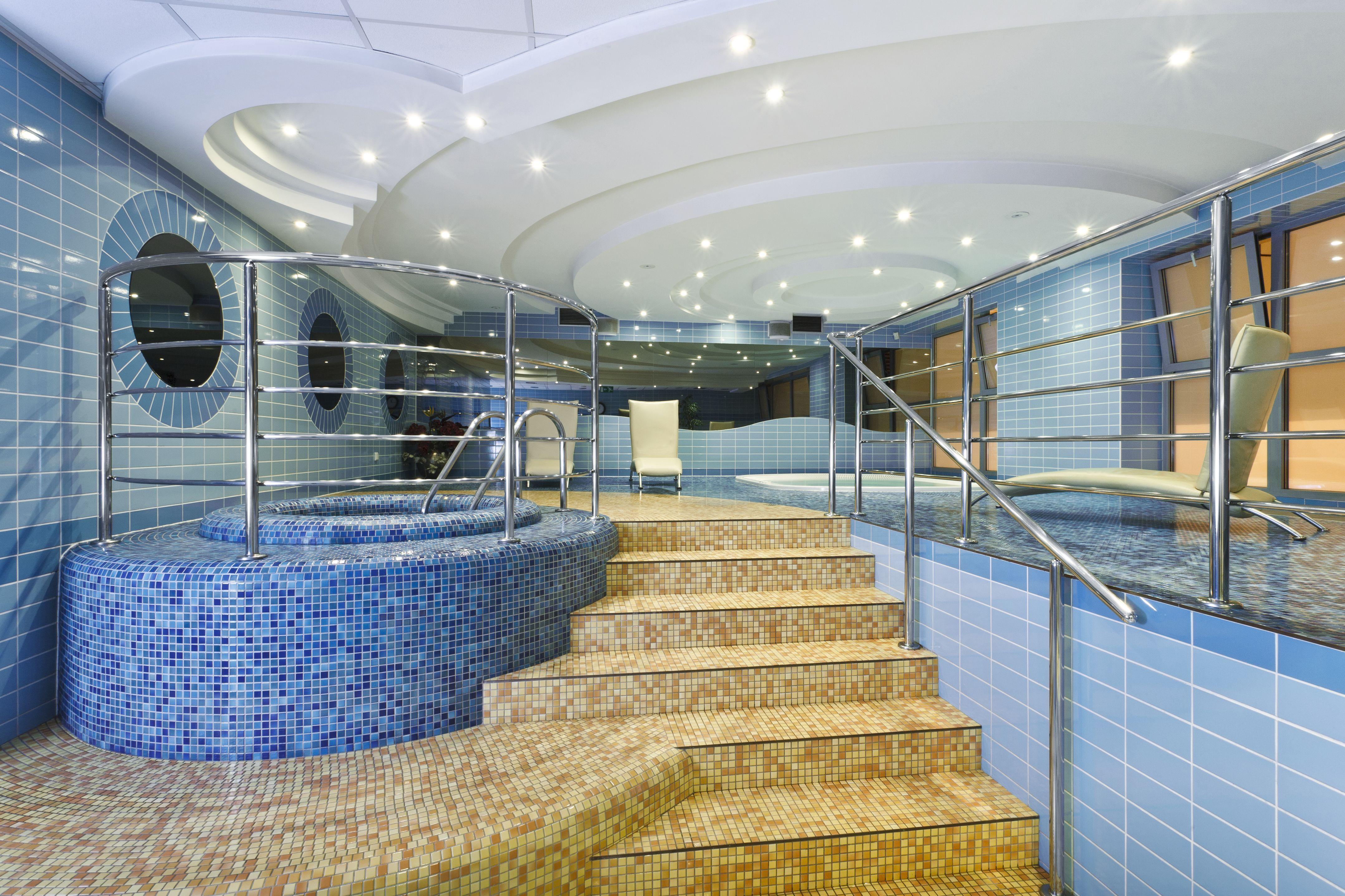Qubus Hotel Legnica Luaran gambar