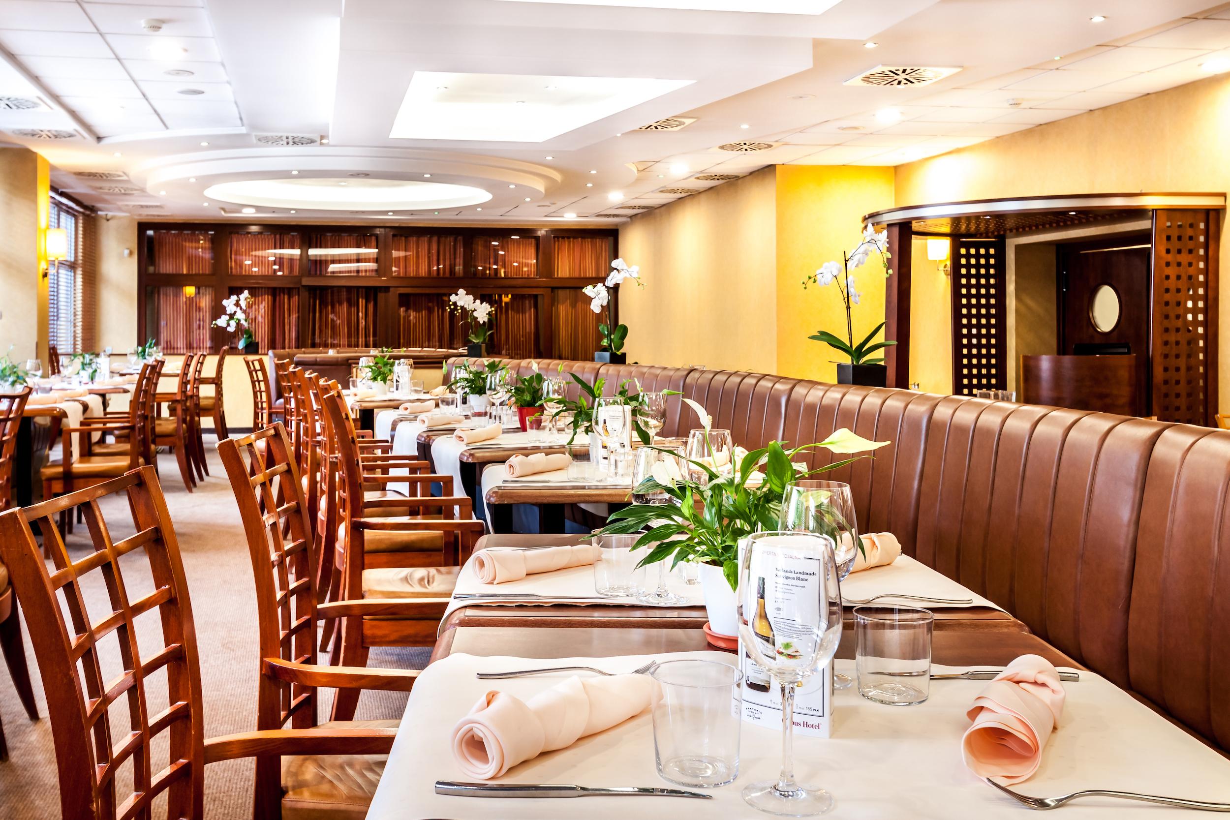 Qubus Hotel Legnica Luaran gambar