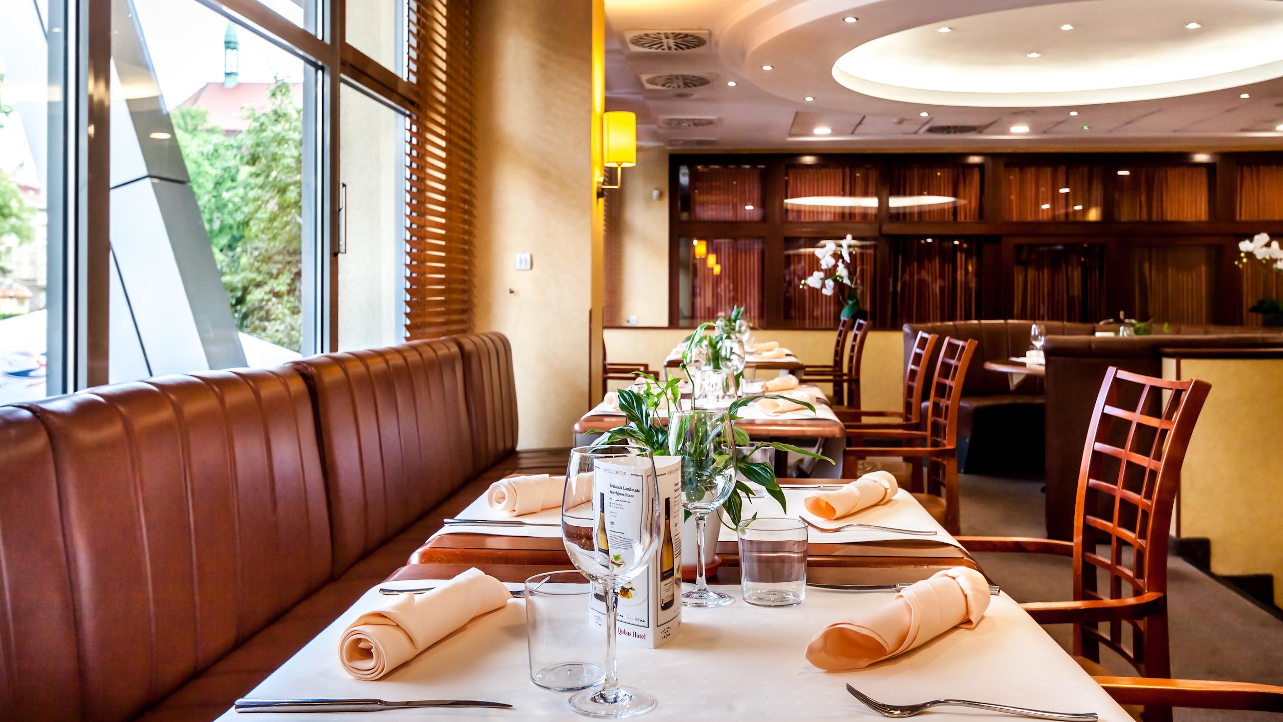 Qubus Hotel Legnica Luaran gambar