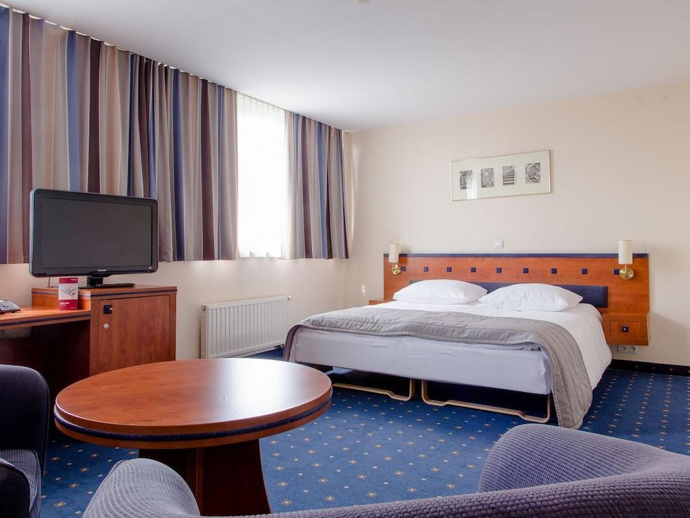 Qubus Hotel Legnica Luaran gambar