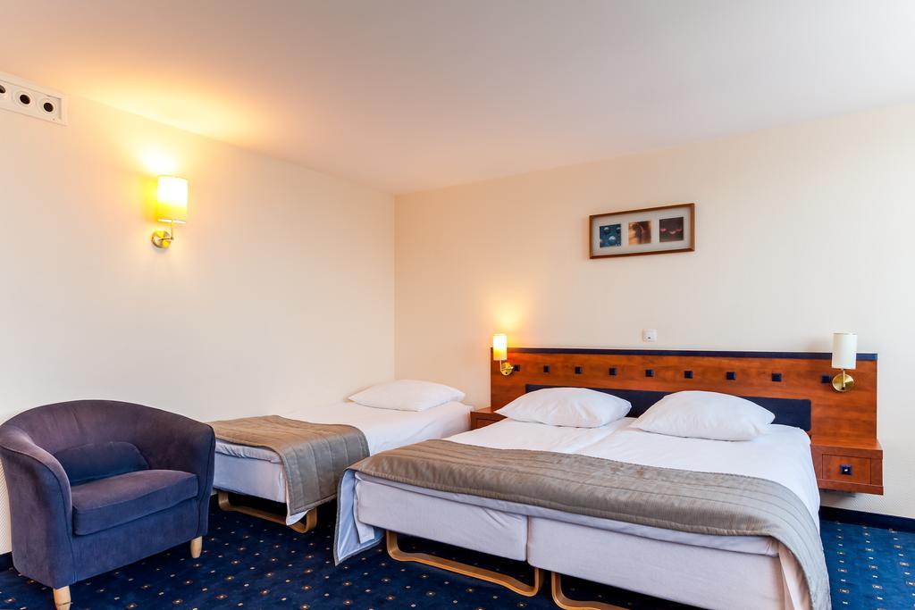 Qubus Hotel Legnica Luaran gambar